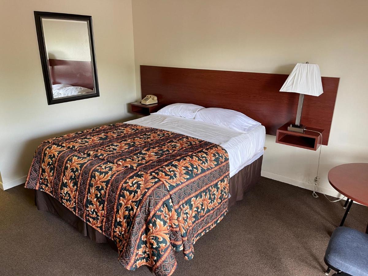 Vibe Inn - Whirlpools Suites - Lyons ภายนอก รูปภาพ