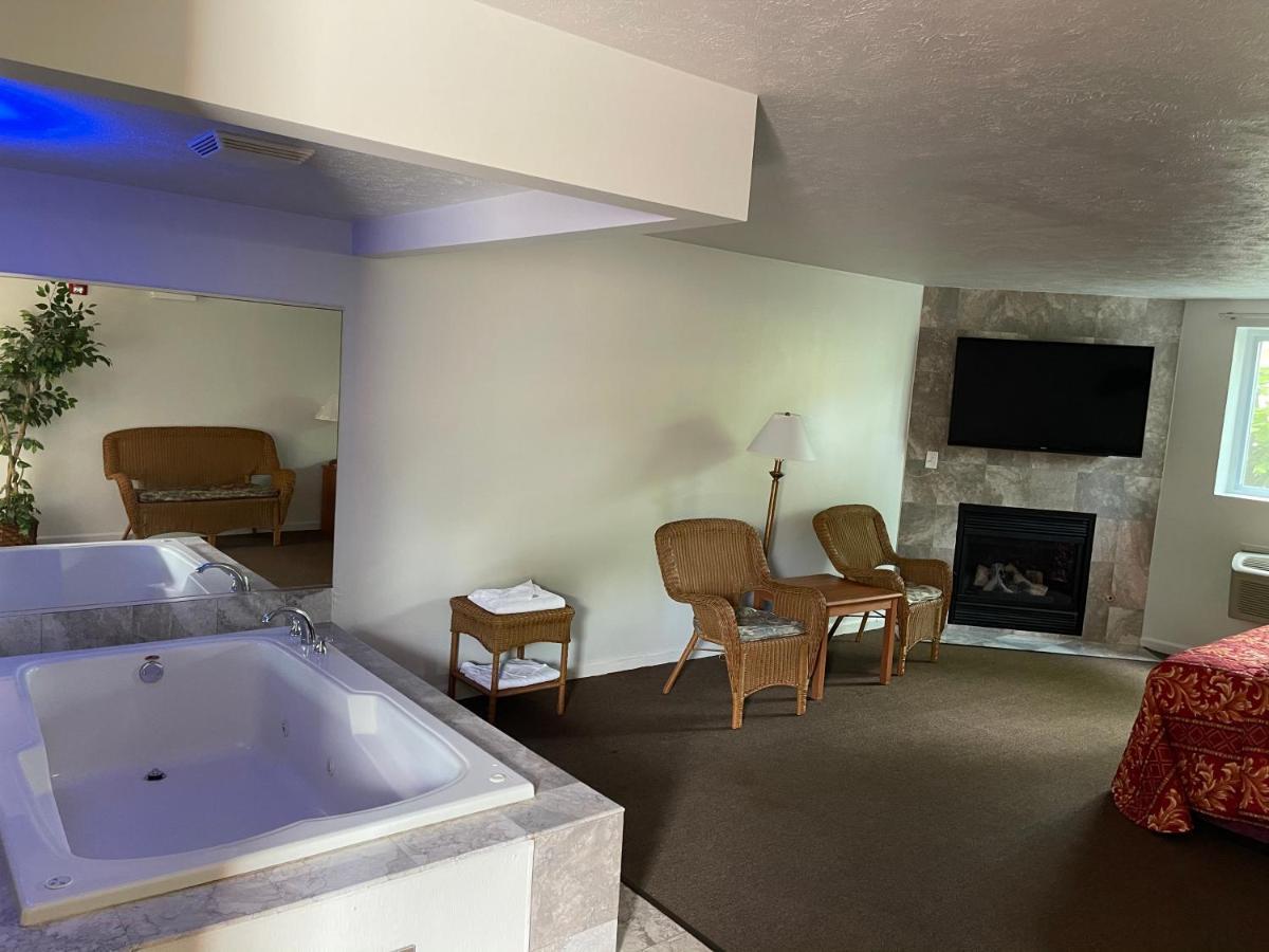 Vibe Inn - Whirlpools Suites - Lyons ภายนอก รูปภาพ