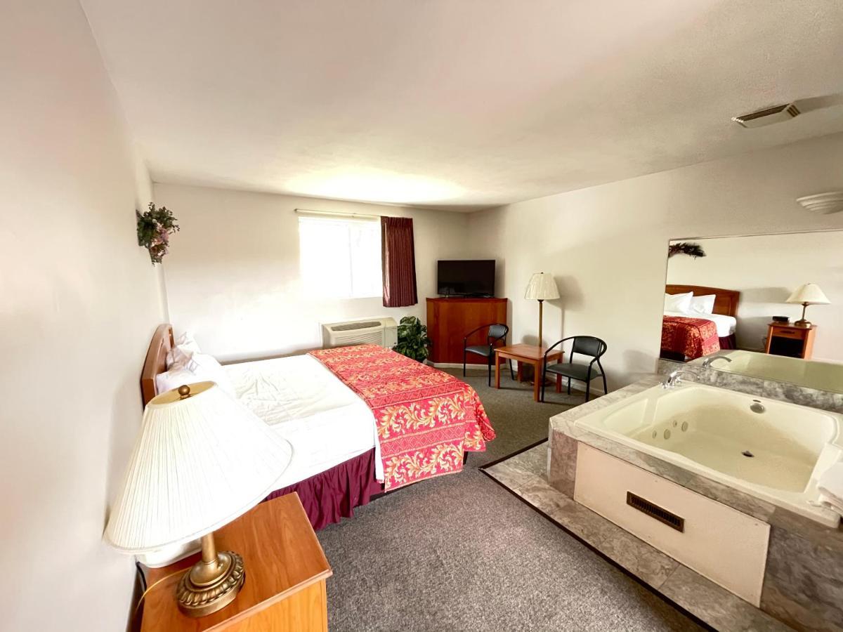 Vibe Inn - Whirlpools Suites - Lyons ภายนอก รูปภาพ