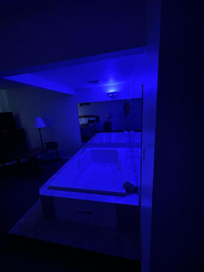 Vibe Inn - Whirlpools Suites - Lyons ภายนอก รูปภาพ